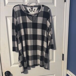 Chic Soul Black and White Tunic 3/4 Sleeve Relaxed Fit
